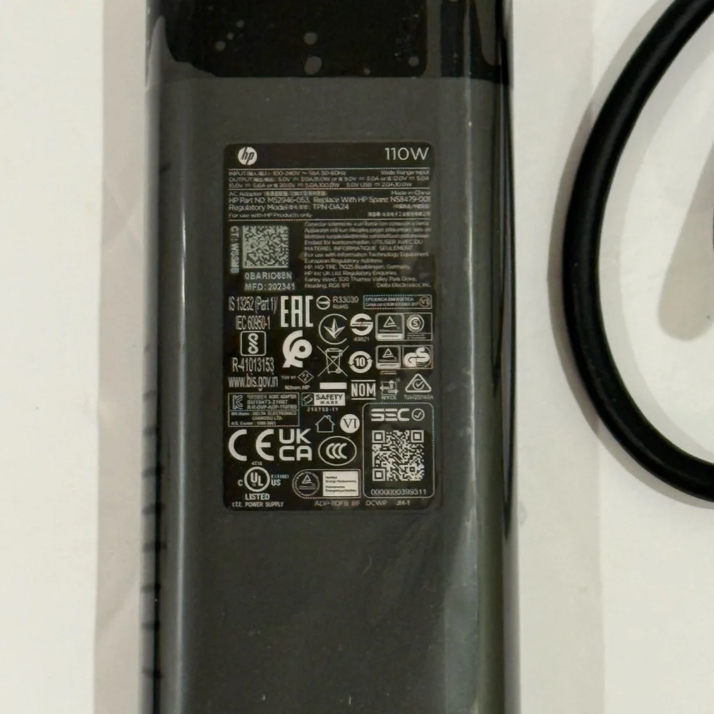 NEW HP Laptop Charger ~ Model # M52946-053 ~ 110W